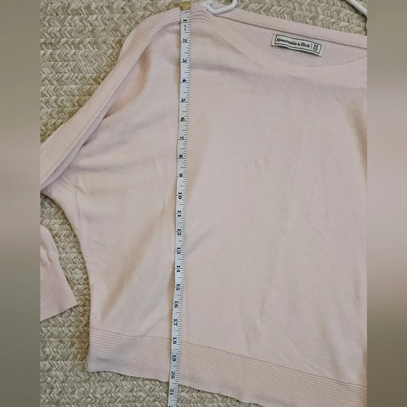 Abercrombie & Fitch Baby Pink Sweater - Picture 5 of 6